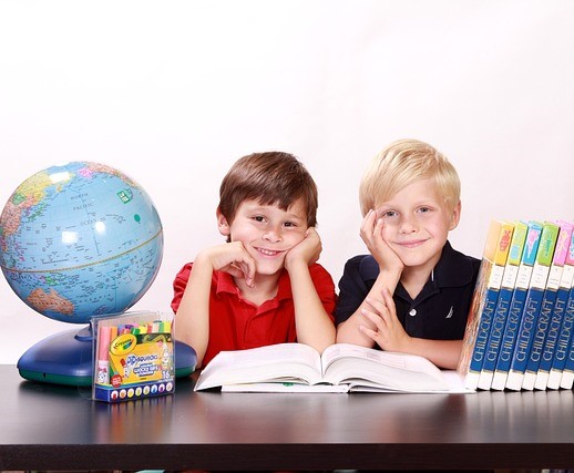 PISA v fokusu: Kako uravnotežiti učenje in digitalne prostočasne dejavnosti zunaj šole?