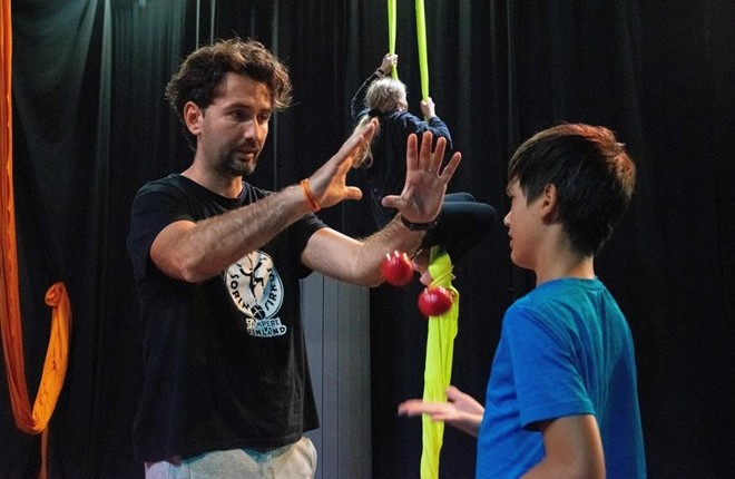 Obrazi nevladnikov: Zef Berišaj, Cirkus Fuskabo – »To ni samo hobi, je način življenja, tako velika predanost.«