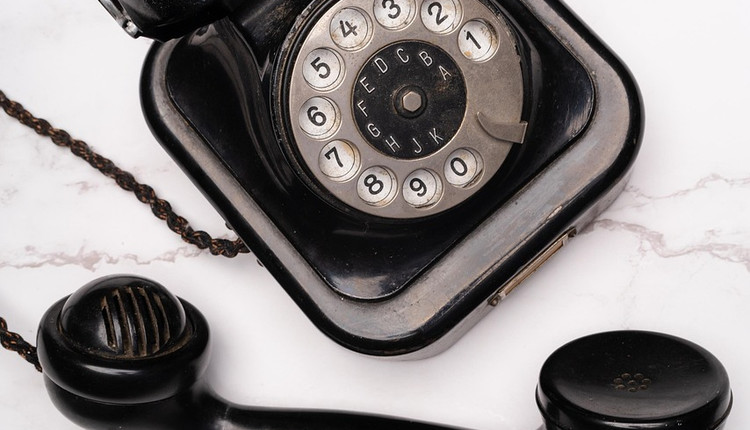 Izobraževanje za strokovne delavce na šolah: Kako prepoznati in nagovoriti stisko mladih?